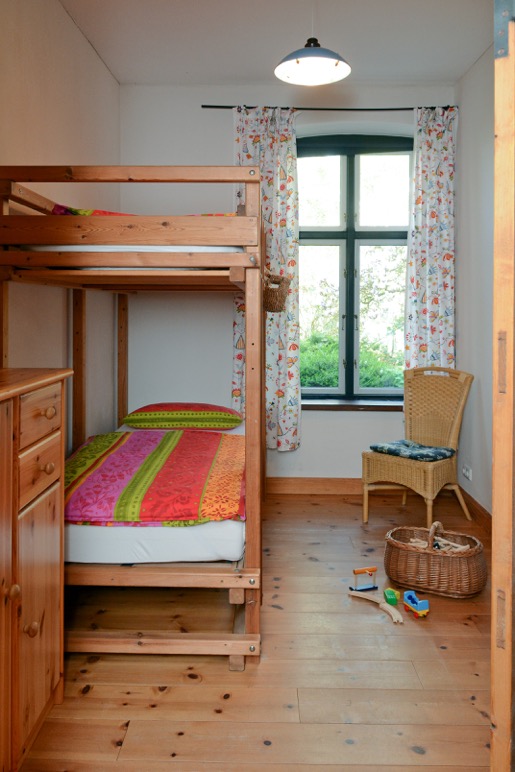 2-Gartenwohnung-Kinderzimmer